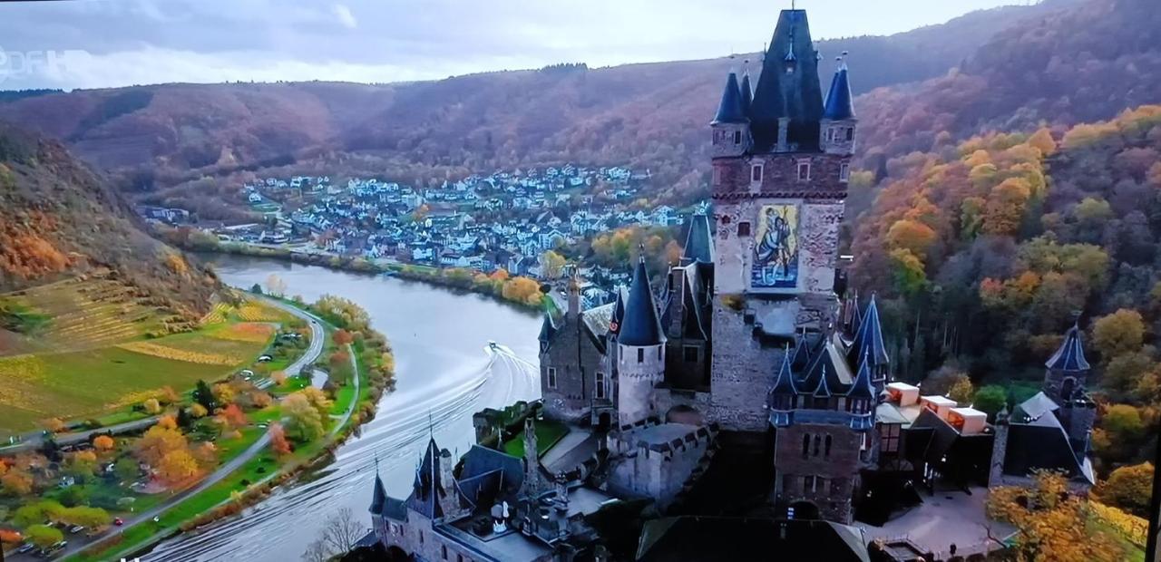 Attraktive Wohnung-Elztalidyll-Zwischen Mosel,Nuerburgring Und Burg Eltz Kollig Екстер'єр фото