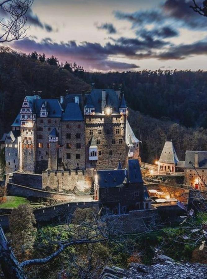Attraktive Wohnung-Elztalidyll-Zwischen Mosel,Nuerburgring Und Burg Eltz Kollig Екстер'єр фото